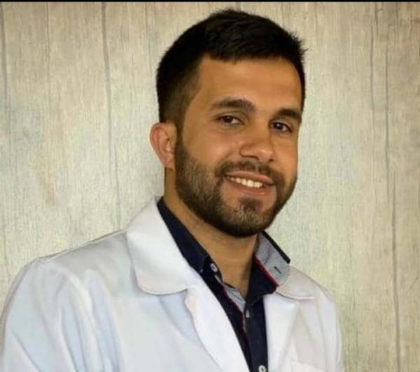 تجميل الأسنان من الأولويات الدكتور دياب من أشهر أطباء الاسنان في سورية ويعمل على عدة ابحاث واختراعات